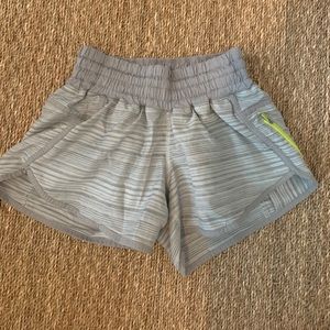 Lululemon heather gray shorts Sz 4!